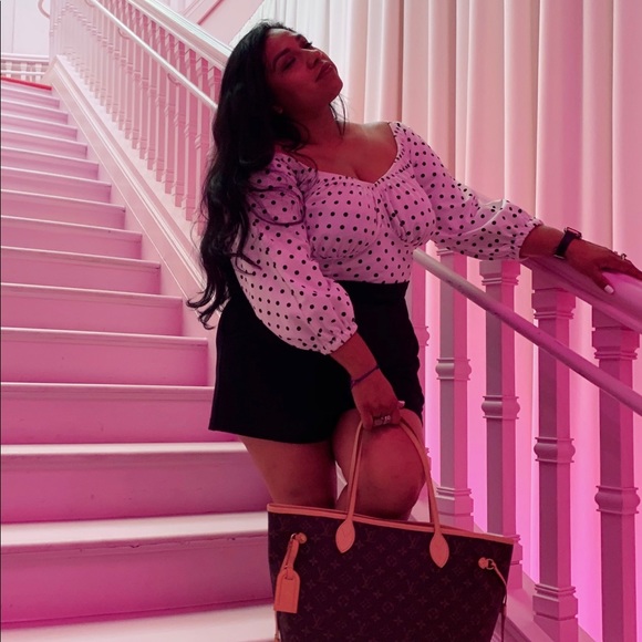 Meet your posher, Jackie - Picture 4 of 4